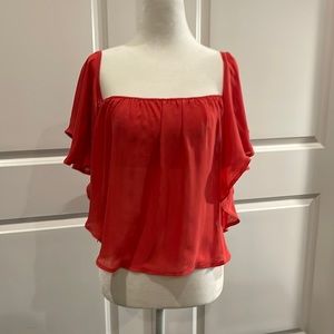 Fun flirty off-shoulder top XS